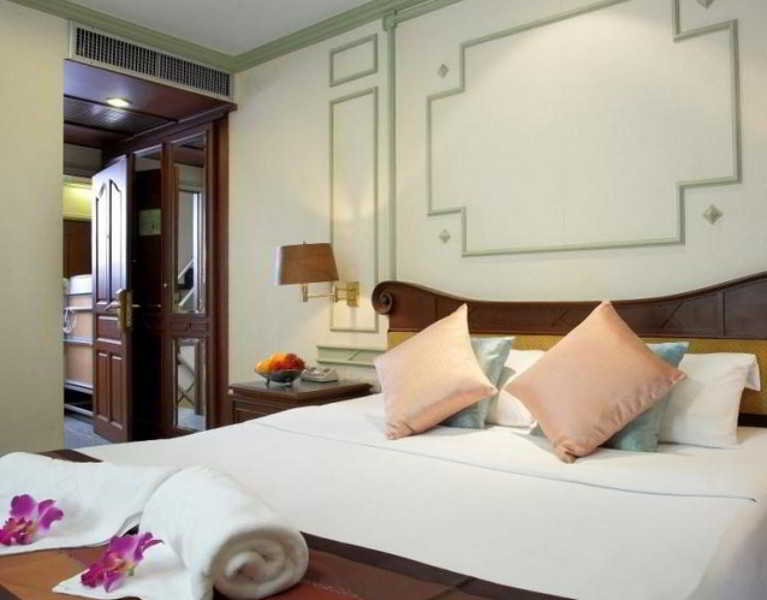 Majestic Suites Hotel Bangkok Exterior foto
